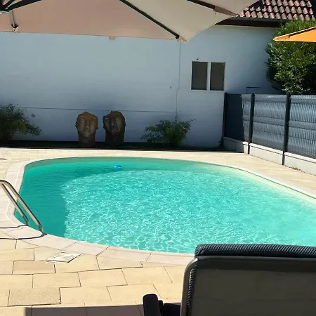 Villa Belle Maison Individuelle Avec Piscine *