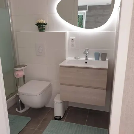 Belle Maison Individuelle Avec Piscine *