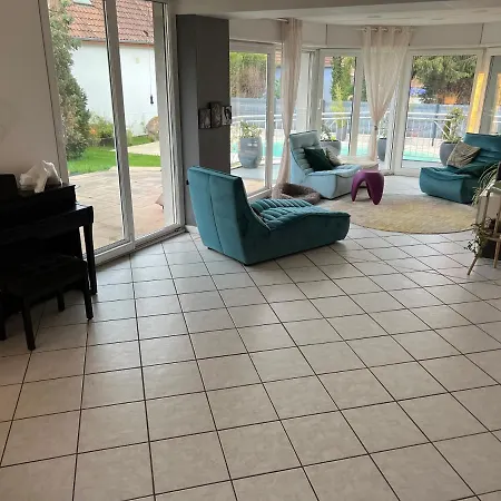Belle Maison Individuelle Avec Piscine *