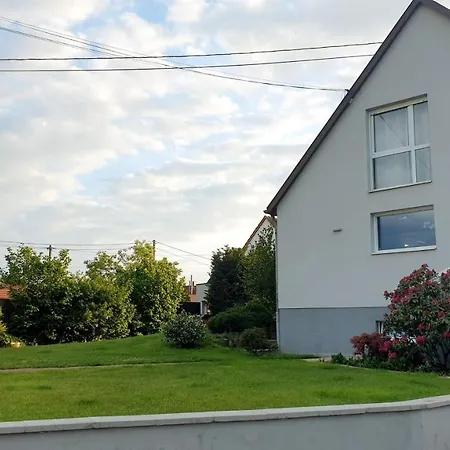 Villa Belle Maison Individuelle Avec Piscine *