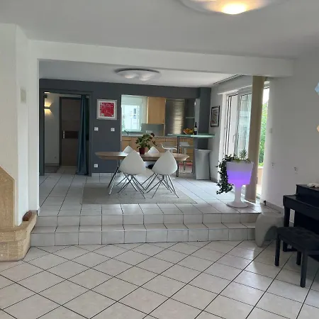 Belle Maison Individuelle Avec Piscine